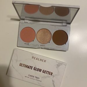 REALHER/ ULTIMATE GLOW GETTER CHEEK TRIO.